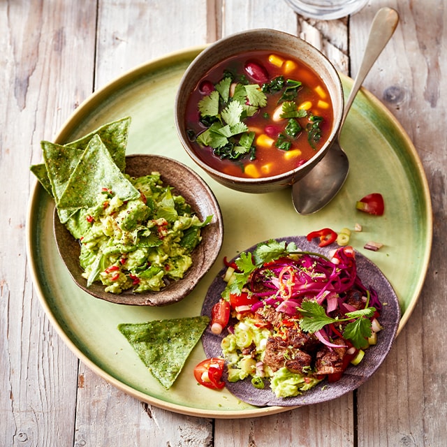 Vega 12 uurtje: Pittige chilisoep met boontjes, guacamole met tortillas en een vegan taco